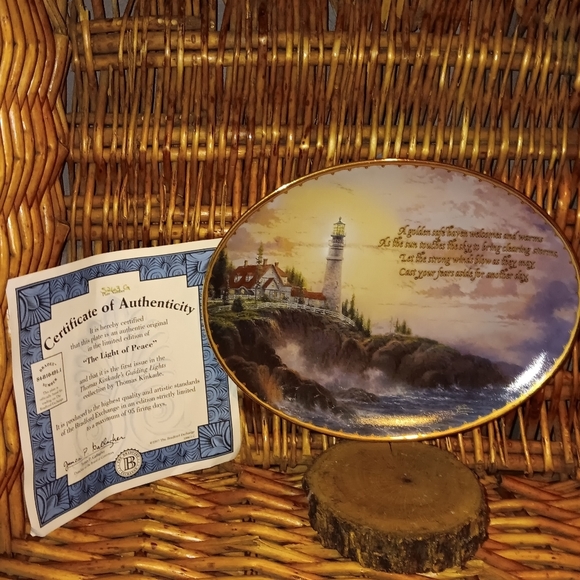 Comemoritive Plate By: Thomas Kinkade " The Light Of Peace " - Picture 1 of 5